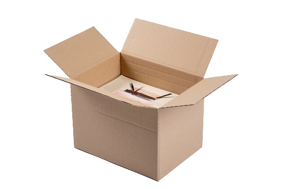 Boite en carton à rabats à hauteur variable double cannelure